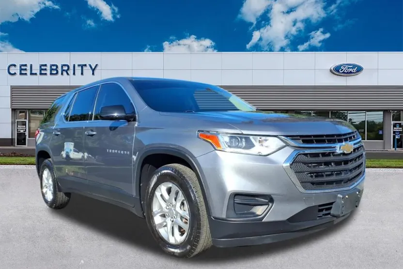 2019 Chevrolet Traverse LS photo 1