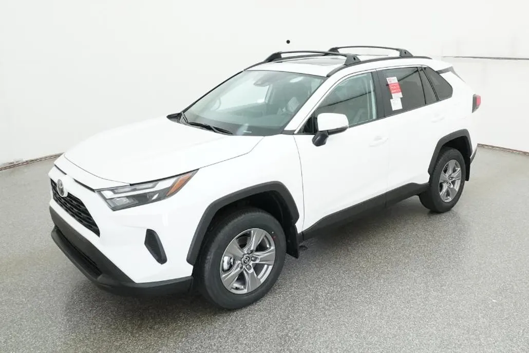 2025 Toyota RAV4 XLE photo 1