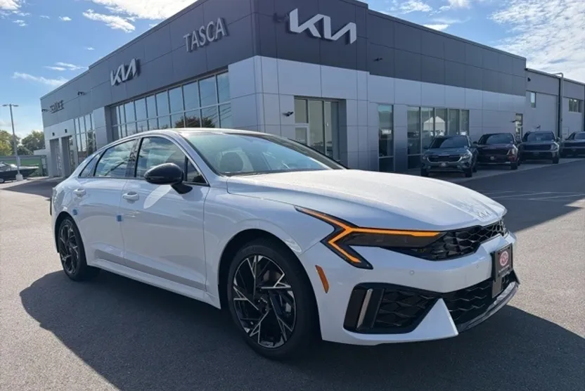 2026 Kia K5 GT-Line photo 1