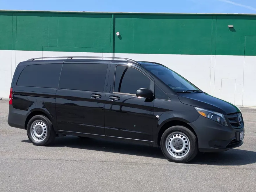 2021 Mercedes Benz Metris Passenger photo 1