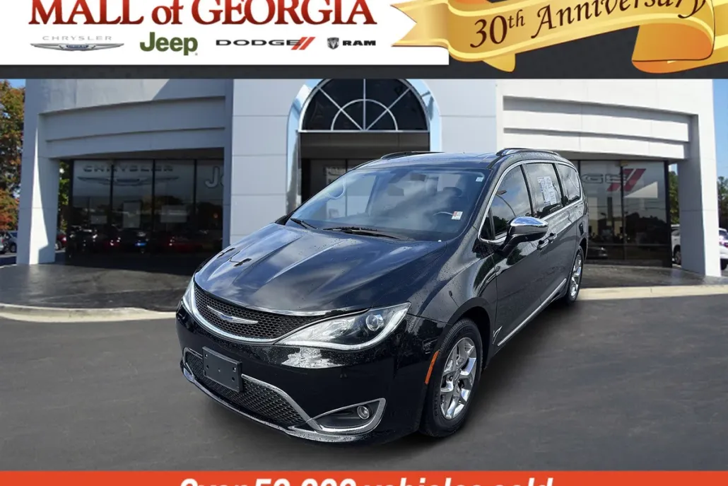 2019 Chrysler Pacifica Limited photo 1