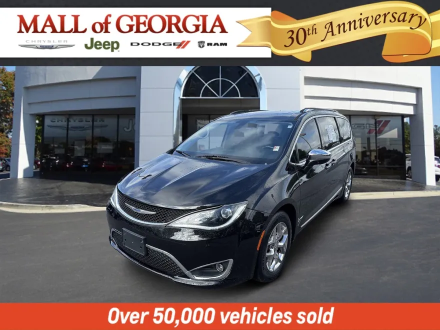 2019 Chrysler Pacifica Limited photo 1