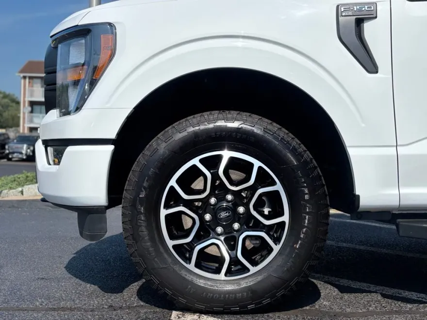2023 Ford F-150 XLT photo 1