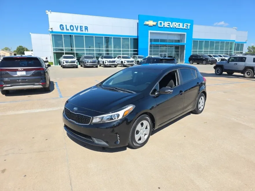 2017 Kia Forte LX photo 1