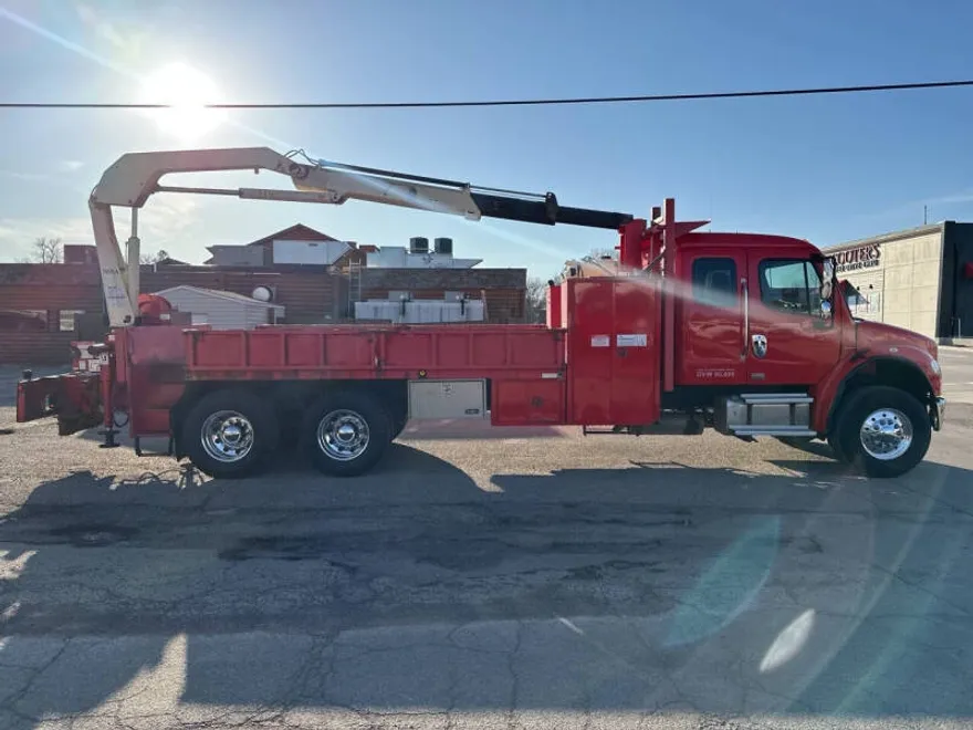 2005 Freightliner M2 106 Medium Duty photo 1