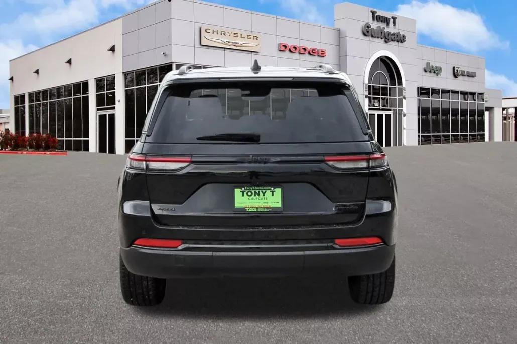 2024 Jeep Grand Cherokee Limited photo 1