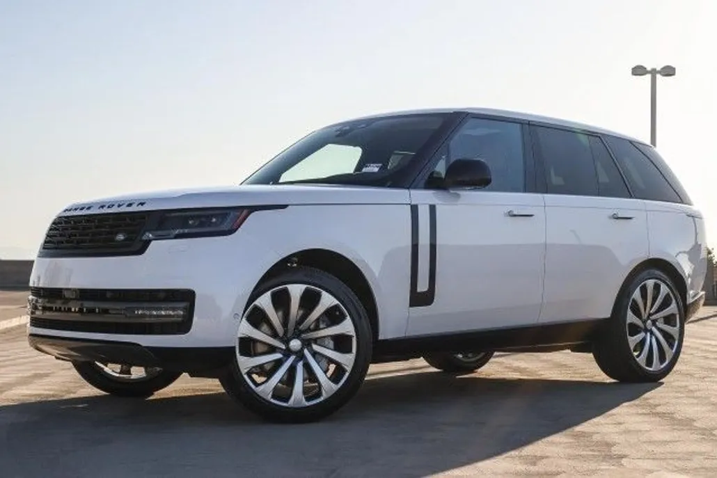 2025 Land Rover Range Rover SE photo 1