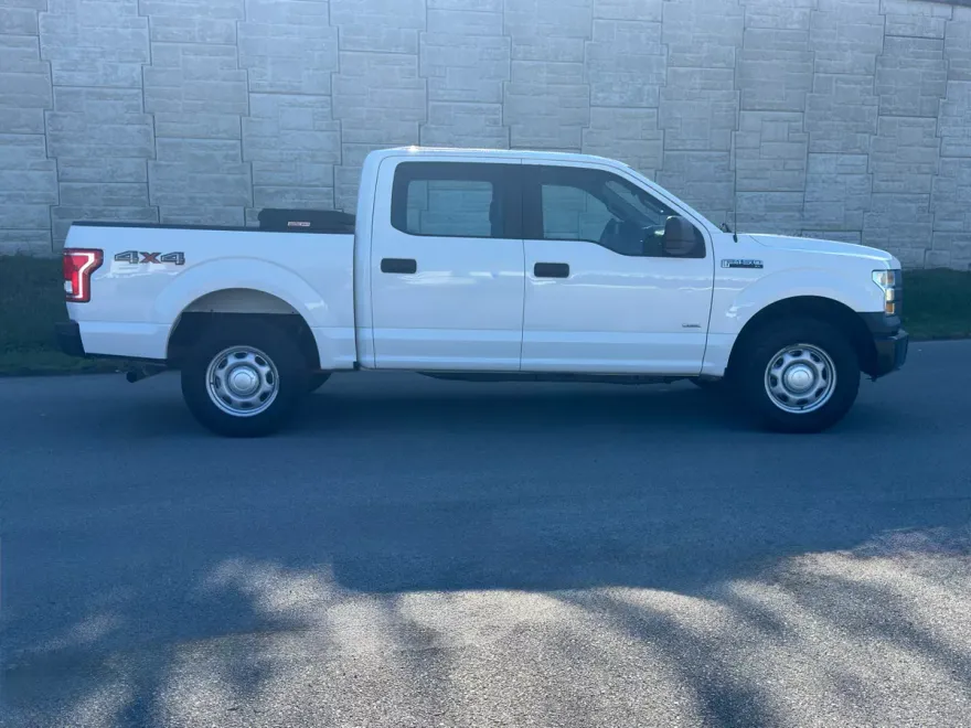 2017 Ford F-150 XL photo 1