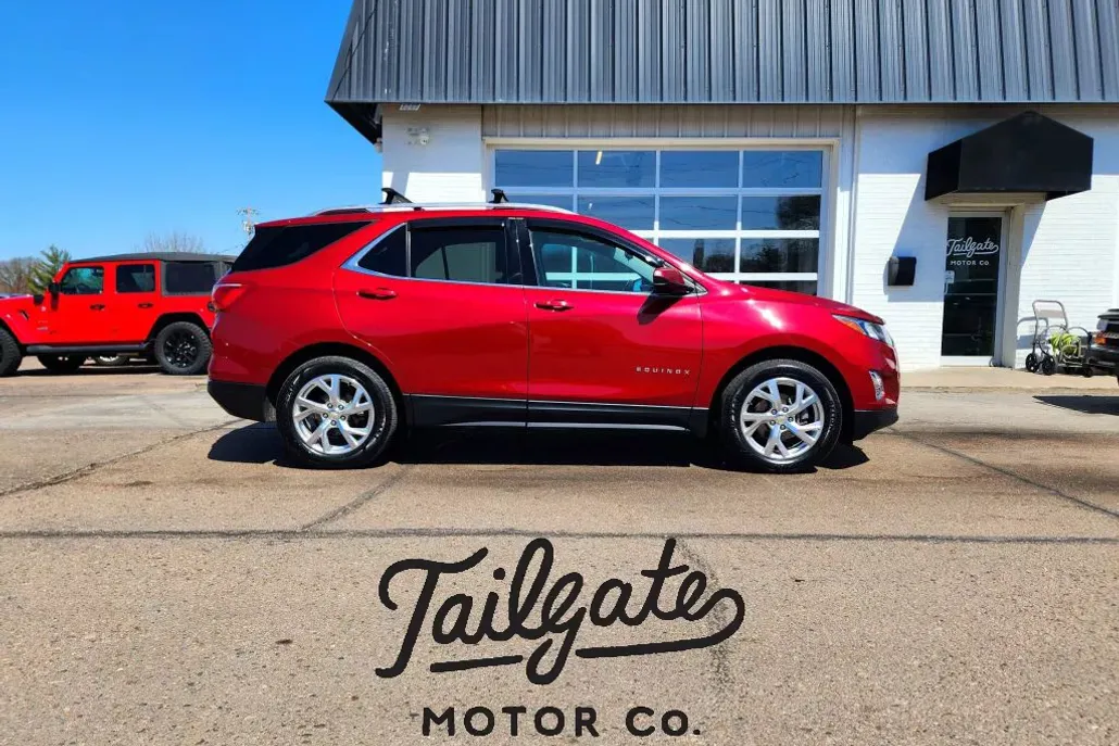 2020 Chevrolet Equinox LT photo 1