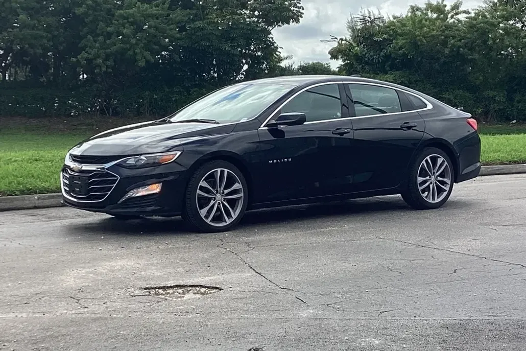 2023 Chevrolet Malibu 1LT photo 1