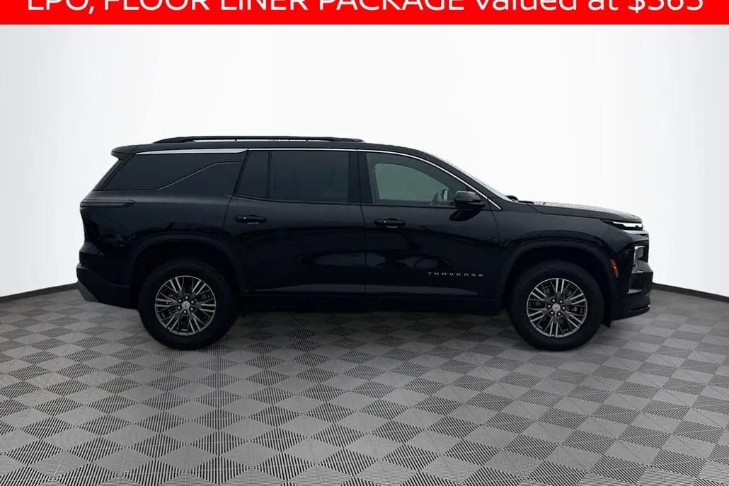 2025 Chevrolet Traverse photo 1