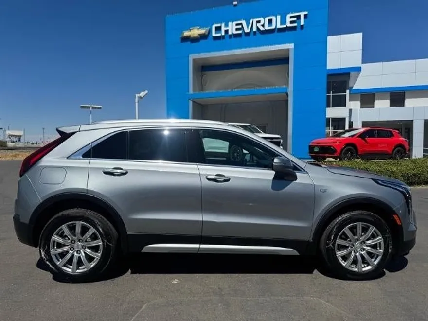2023 Cadillac XT4 Premium Luxury photo 1