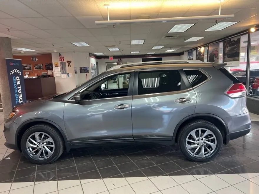 2015 Nissan Rogue SL photo 1
