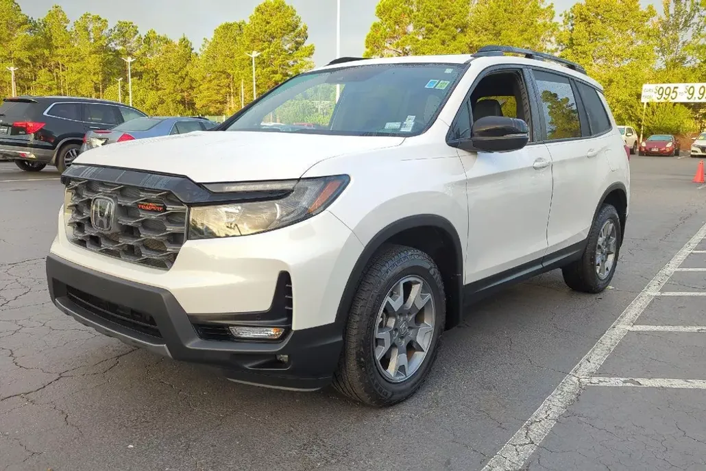 2023 Honda Passport TrailSport photo 1