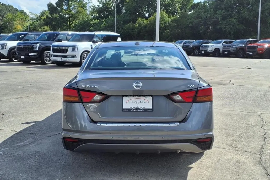 2022 Nissan Altima 2.5 SV photo 1