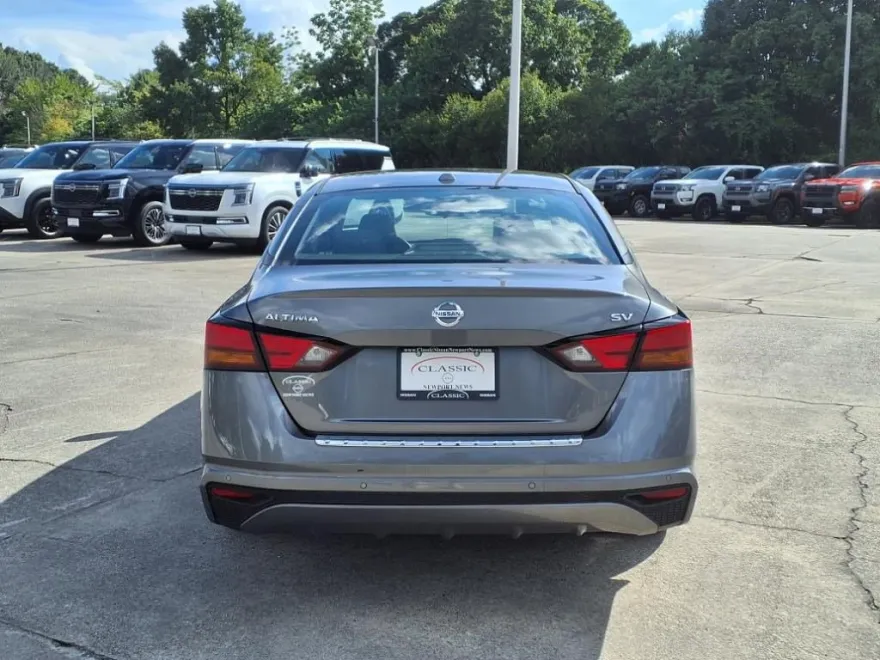2022 Nissan Altima 2.5 SV photo 1