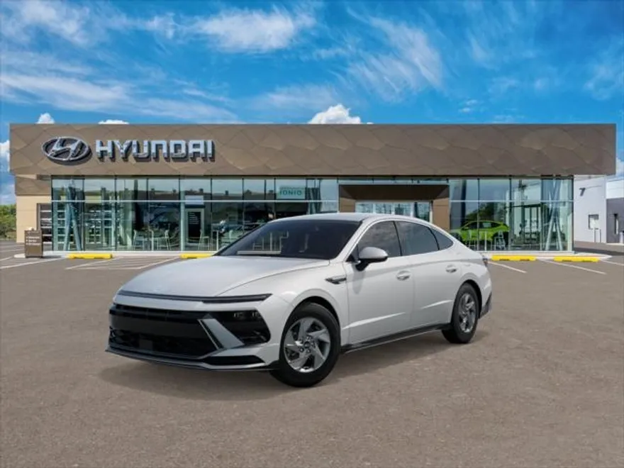 2025 Hyundai Sonata SE photo 1