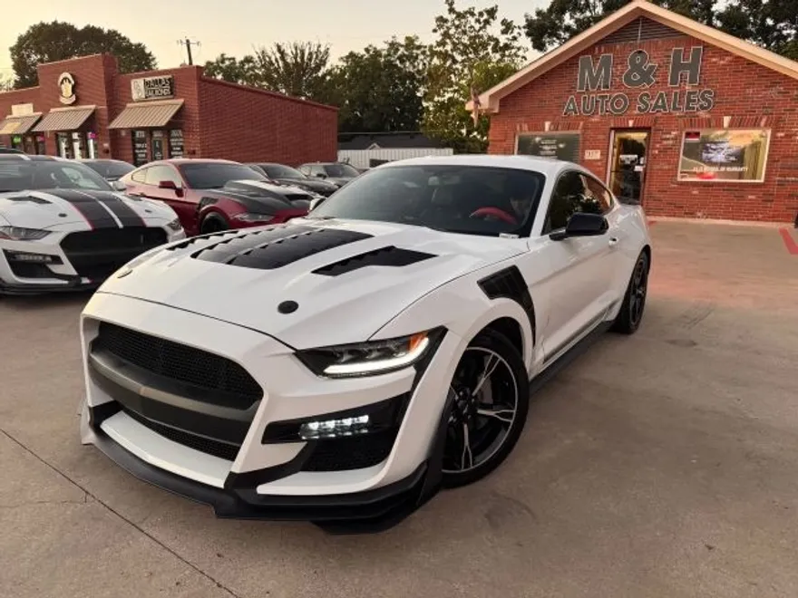 2017 Ford Mustang GT Premium photo 1