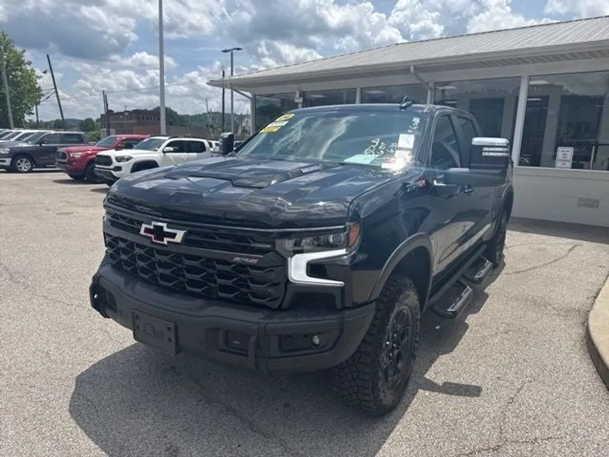 2024 Chevrolet Silverado 1500 ZR2 photo 1