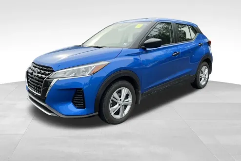 2025 Nissan Kicks Play S photo 3