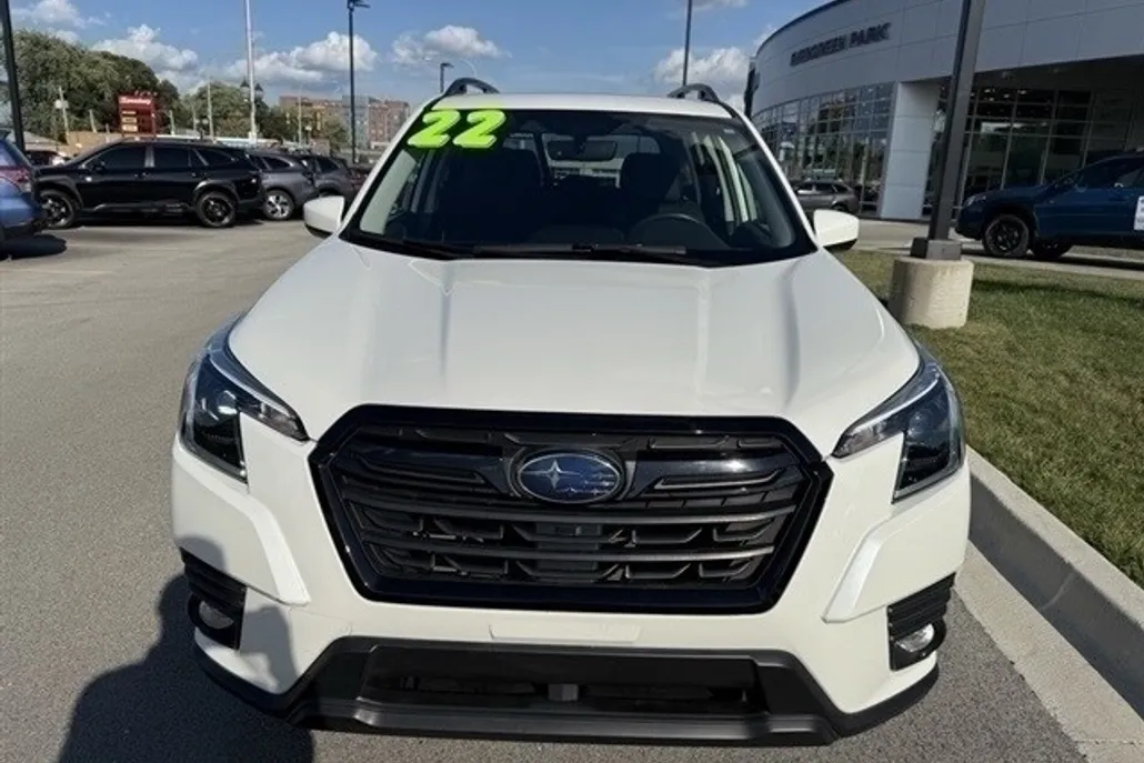 2022 Subaru Forester Premium photo 1
