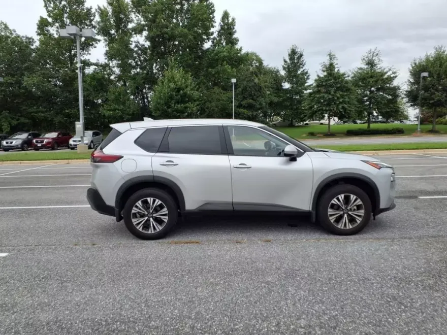 2023 Nissan Rogue SV photo 1