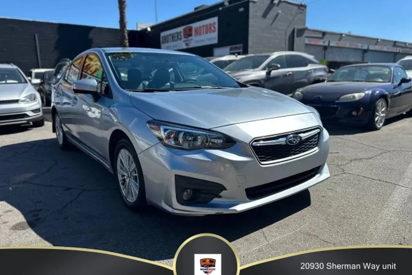 2017 Subaru Impreza Premium photo 1