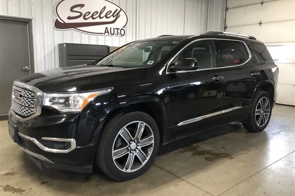 2017 Gmc Acadia Denali photo 1