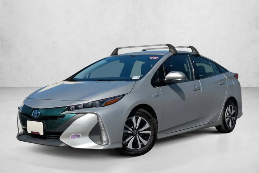 2019 Toyota Prius Prime Premium photo 1