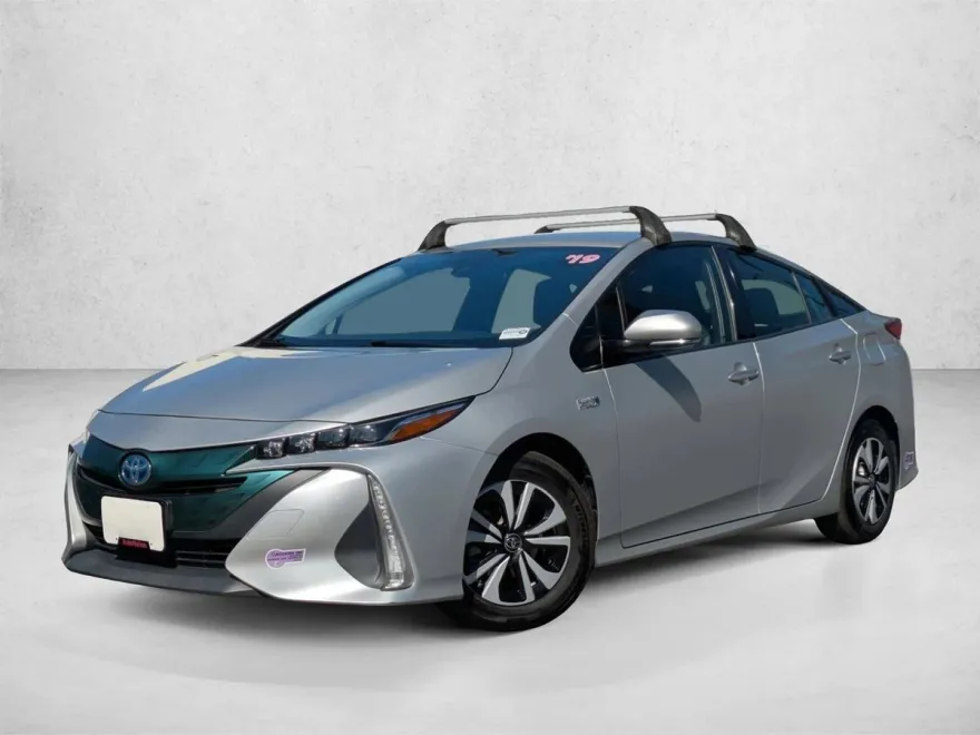 2019 Toyota Prius Prime Premium photo 1