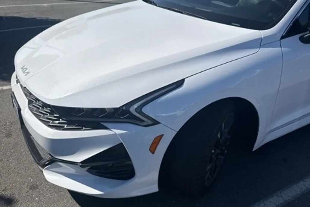 2023 Kia K5 GT-Line photo 1