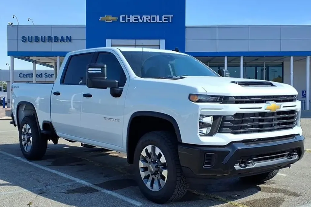 2026 Chevrolet Silverado 2500HD Custom photo 1