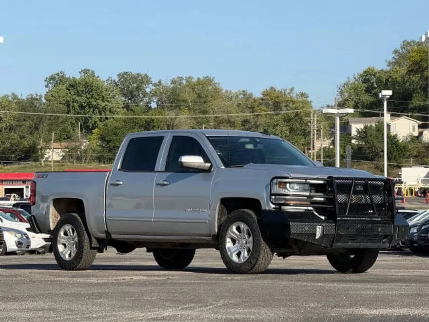 2018 Chevrolet Silverado 1500 LT Z71 photo 1
