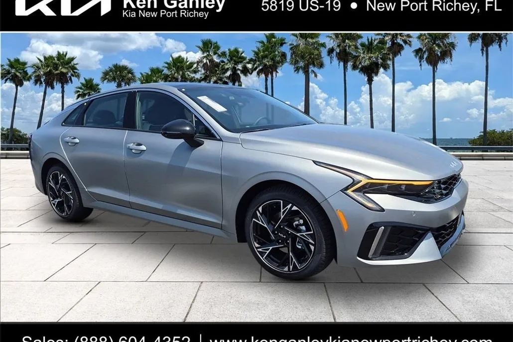 2025 Kia K5 GT-Line photo 1