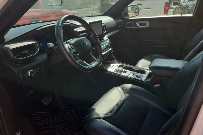 2021 Ford Explorer ST photo 1