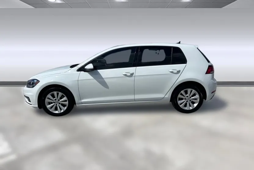 2019 Volkswagen Golf SE photo 1