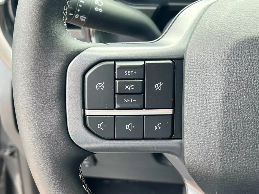 2025 Ford F-250 Lariat photo 17