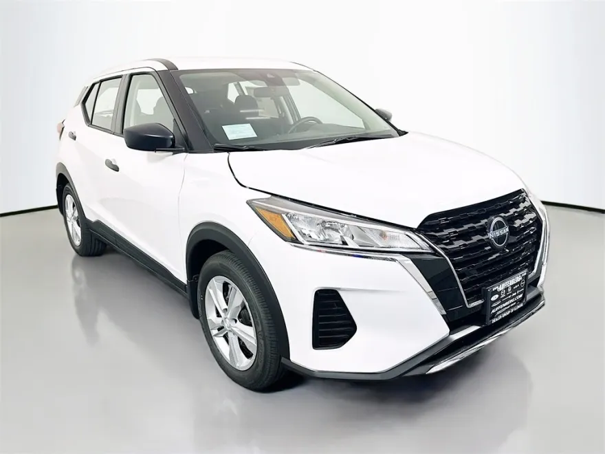 2025 Nissan Kicks Play S photo 1