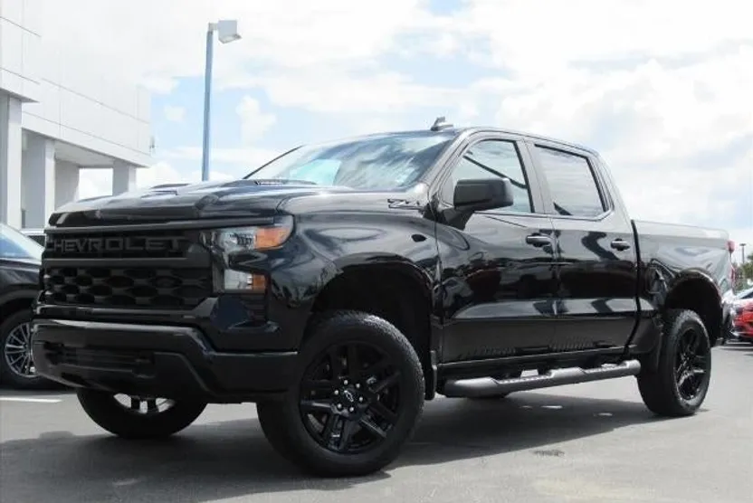 2025 Chevrolet Silverado 1500 Custom Trail Boss photo 1