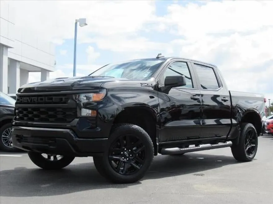 2025 Chevrolet Silverado 1500 Custom Trail Boss photo 1