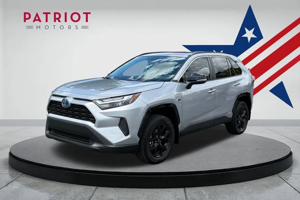 2024 Toyota RAV4 Hybrid XLE photo 1