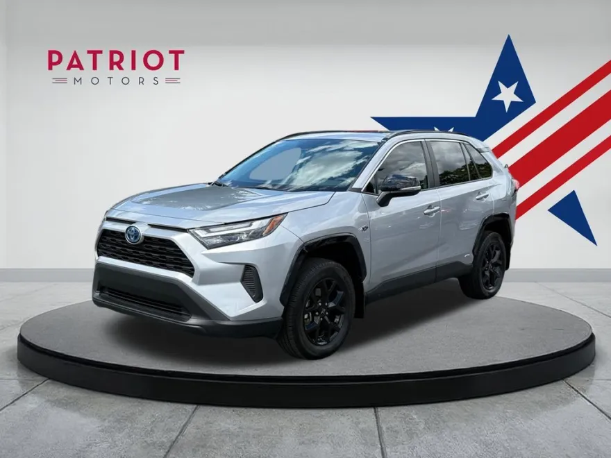 2024 Toyota RAV4 Hybrid XLE photo 1