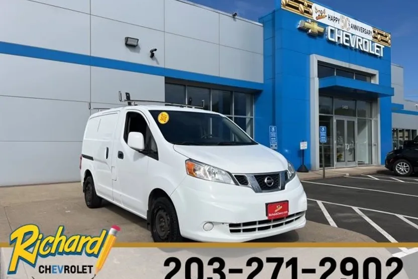 2017 Nissan NV200 SV photo 1