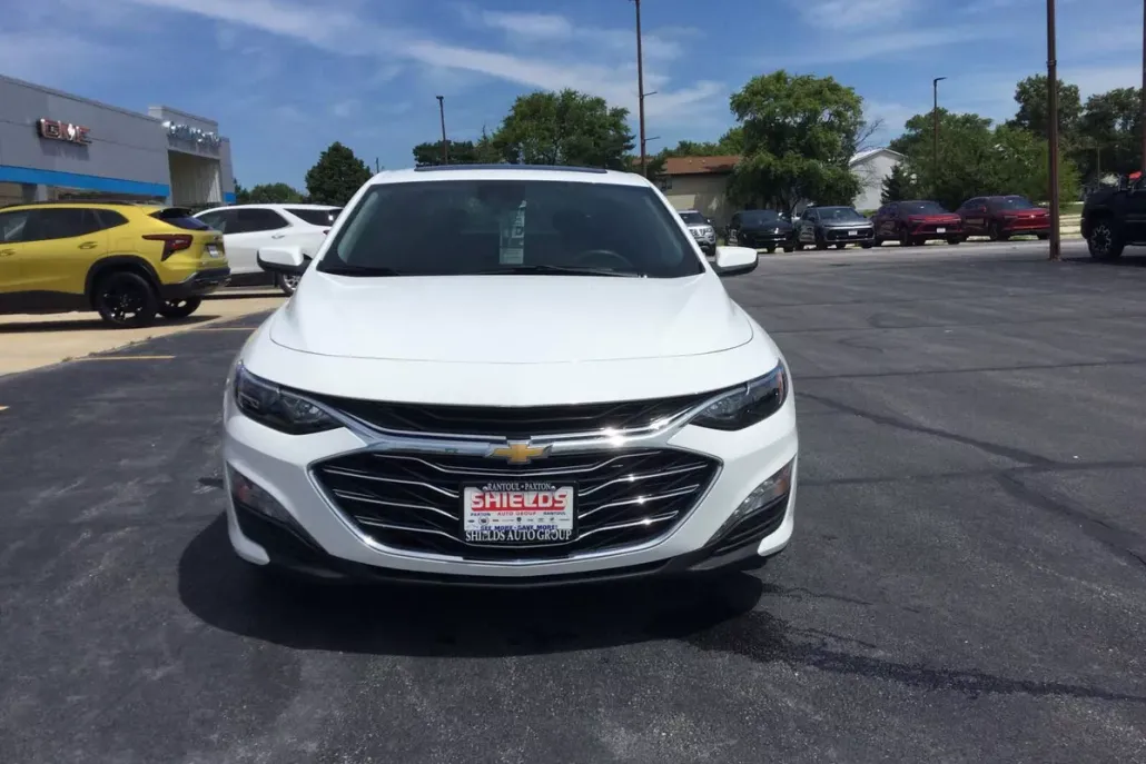 2024 Chevrolet Malibu 1LT photo 1