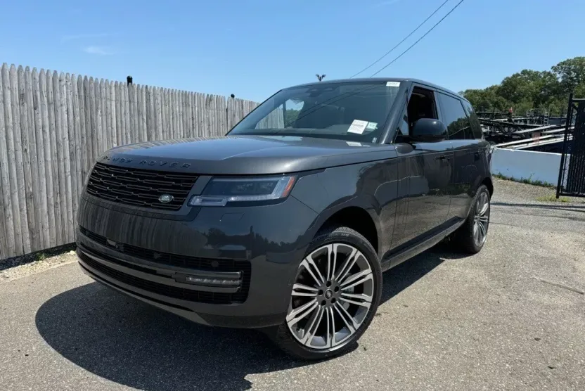 2025 Land Rover Range Rover SE photo 1