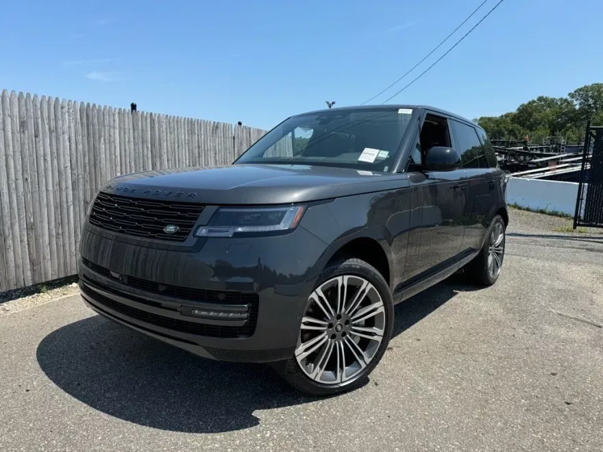 2025 Land Rover Range Rover SE photo 1