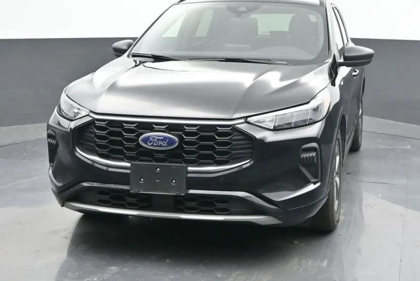 2024 Ford Escape ST-Line photo 1