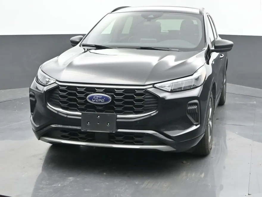 2024 Ford Escape ST-Line photo 1