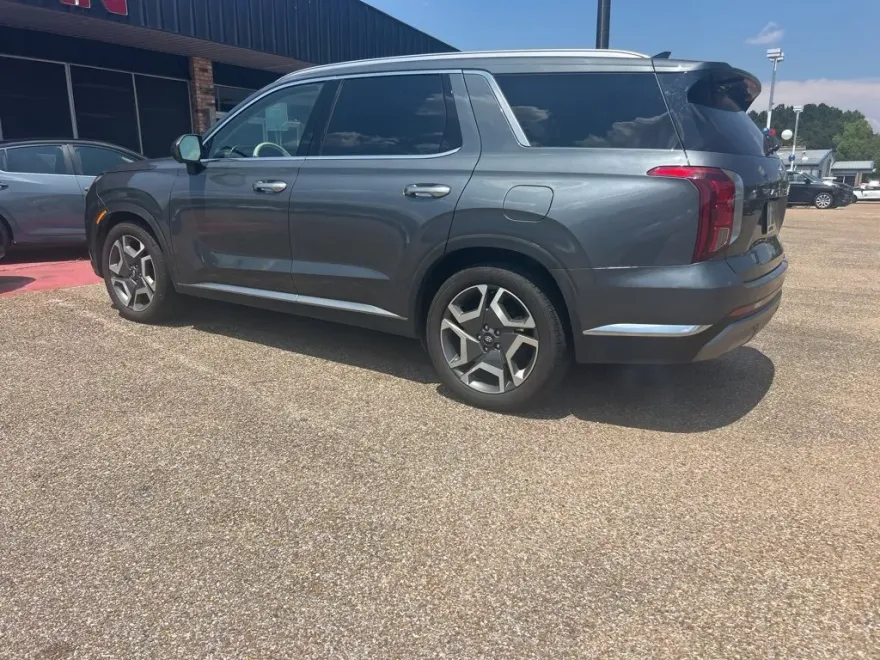 2024 Hyundai Palisade Limited photo 1
