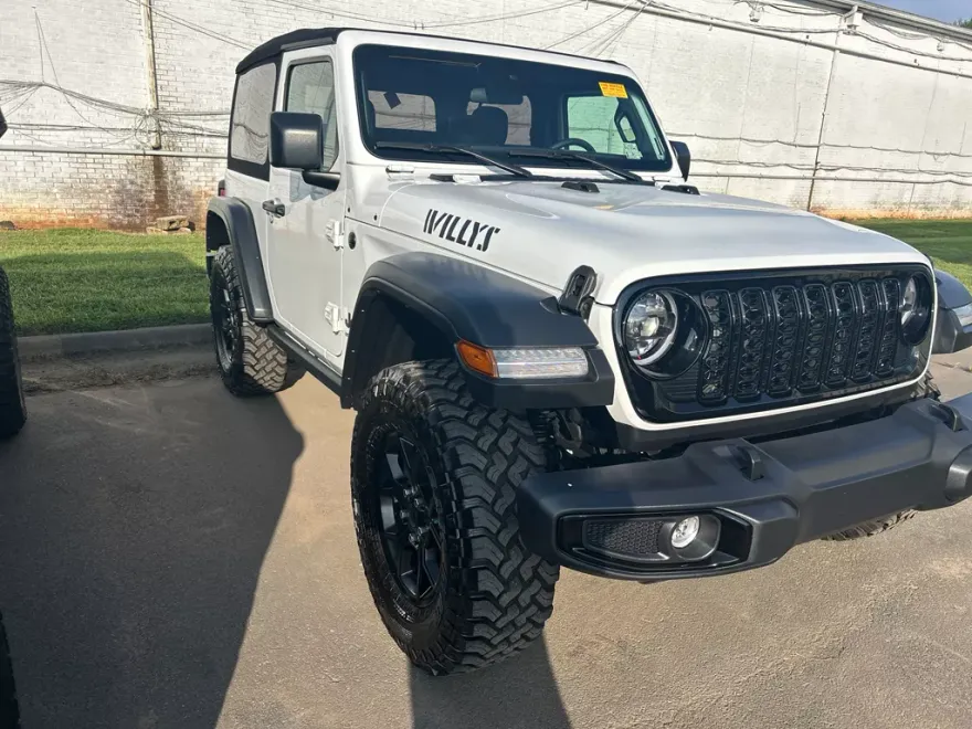 2024 Jeep Wrangler Willys photo 3